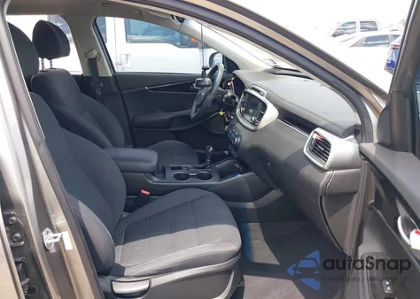 2018 Kia Sorento 2.4L Lx из США, поврежденный, VIN 5XYPG4A34JG400570